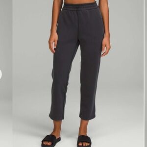 Lululemon Brushed Softstreme Split-Hem High-Rise Crop, Black, size 6